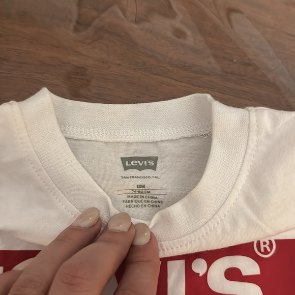 Two piece set from Levi’s for 12 m baby boy - Picture 3 of 4